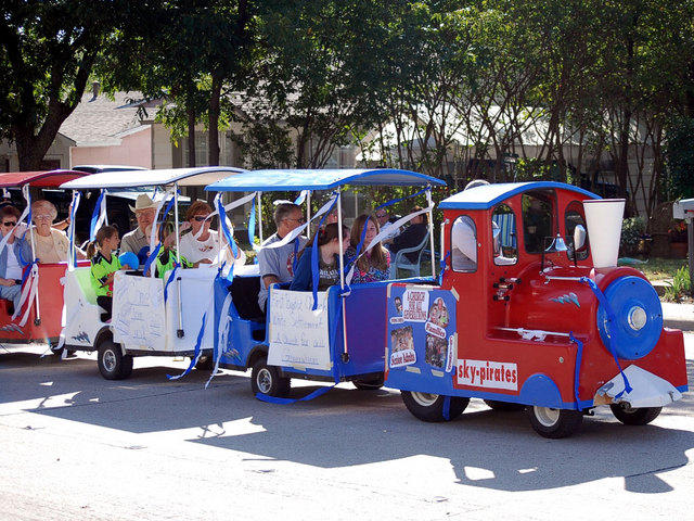 Trackless Train with Driver Trackless Train with Driver